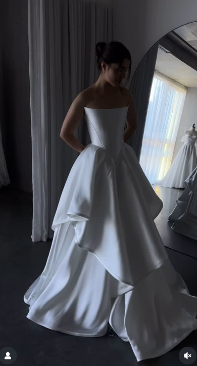 Pretty Wedding Dress Ball Gowns Strapless White Satin Long Wedding Dresses Bridal Gown