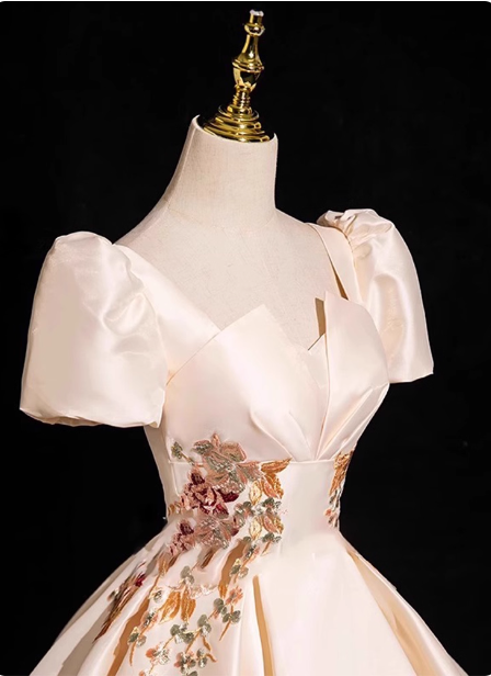 Princess Light Champagne Short-Sleeve Floral Embroidered Ball Gown Evening Dresses