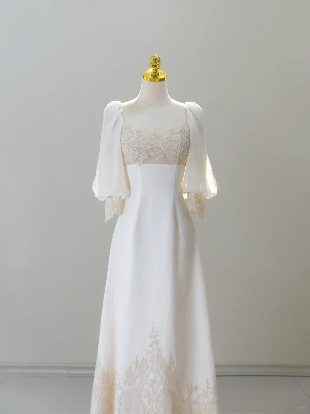 Romantic Wedding Gowns Bridal Dress A Line Square Neck Satin Wedding Dress Ivory Wedding Dresses Modest Wedding Gown