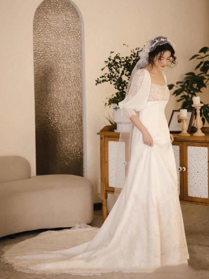 Romantic Wedding Gowns Bridal Dress A Line Square Neck Satin Wedding Dress Ivory Wedding Dresses Modest Wedding Gown