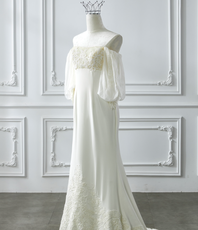 Romantic Wedding Gowns Bridal Dress A Line Square Neck Satin Wedding Dress Ivory Wedding Dresses Modest Wedding Gown