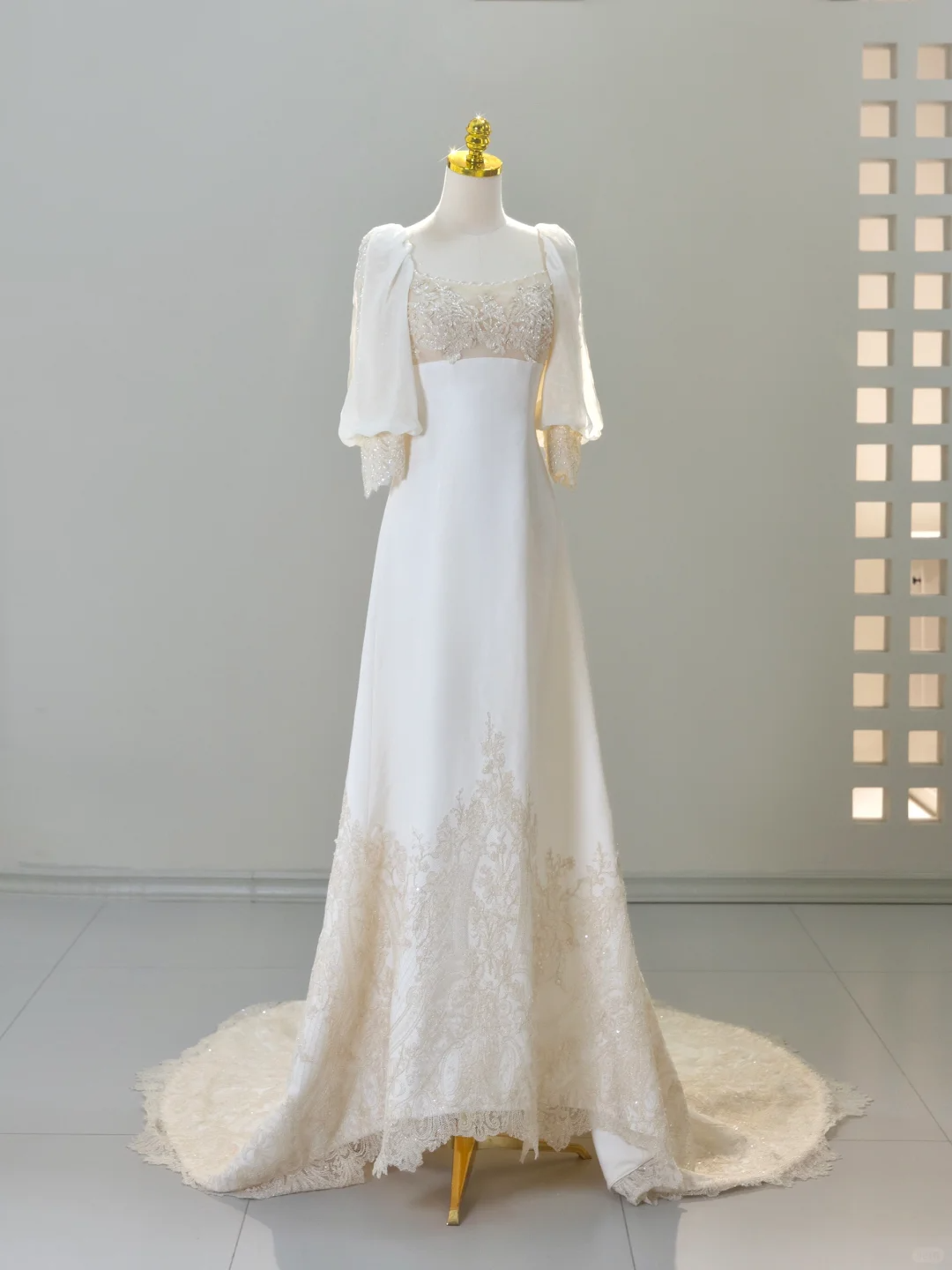 Romantic Wedding Gowns Bridal Dress A Line Square Neck Satin Wedding Dress Ivory Wedding Dresses Modest Wedding Gown