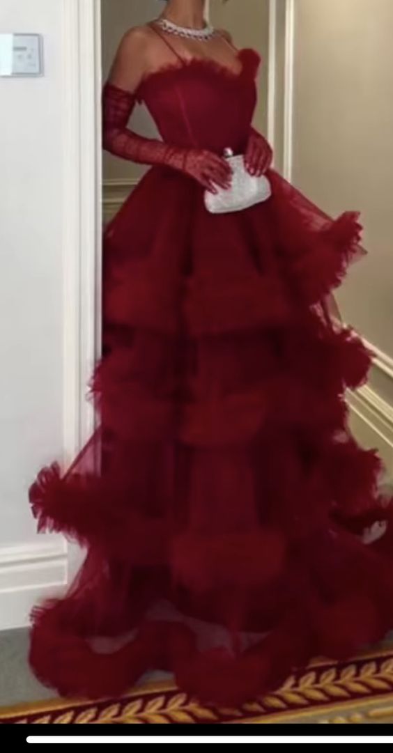Sexy Ball Gowns Long Straps Red Tulle Prom Dresses