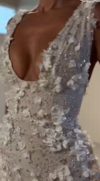 Sparkly Sheath V Neck White Feathers Beaded Wedding Dress Short Bridal Gowns Wedding Dresses