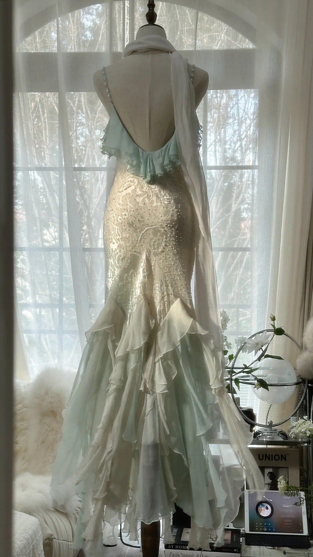 White Mint Green Romantic Fashion Elegant Delicate Beaded Lace Spaghetti Straps Long Tulle Chiffon Ruffle Ball Gowns Prom Gowns Prom Dresses