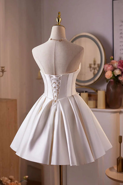 Chic Homecoming Dress White Sweetheart Pleated Lace Flower Short Prom Dress Back to School Outfits Cocktail Dress  D6015
