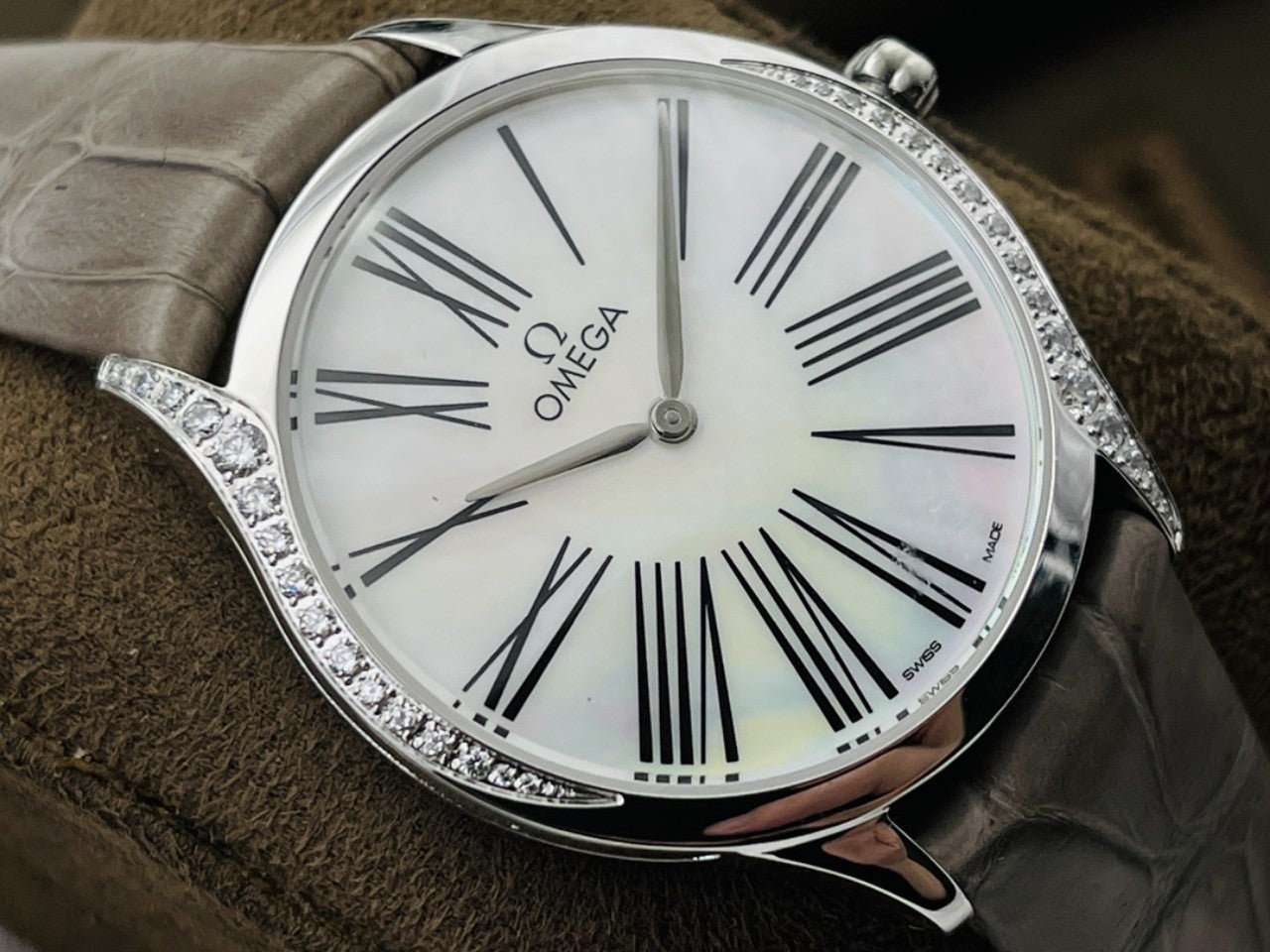 DE VILLE TRESOR QUARTZ 36MM GREY FOR LADY